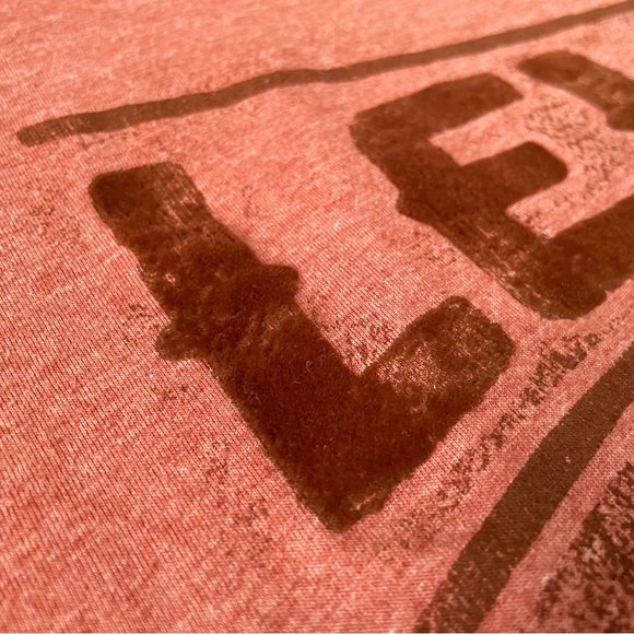 Levi’s Graphic Tee T-Shirt Medium M - Picture 3 of 7